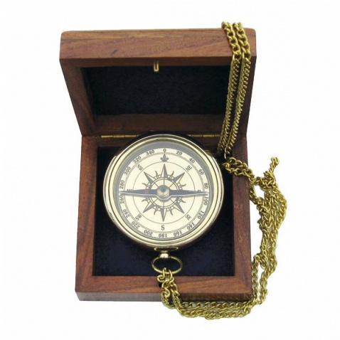 Kompas na řetízku v dřevěné krabičce